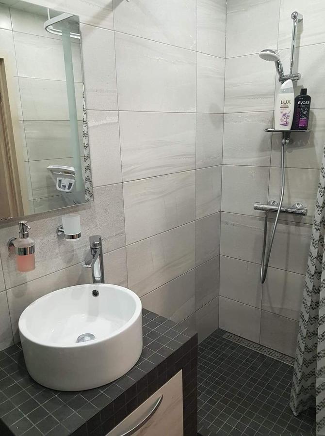 Cosy Home 10 Min From City Center Tallinn Extérieur photo
